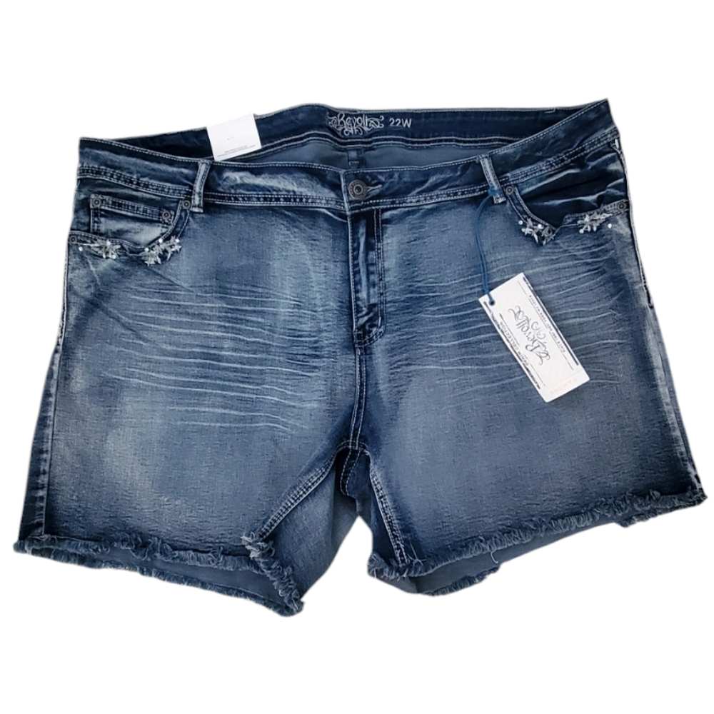 NWT Revolt Denim Women's Embroidery Shorts. Size 22W.